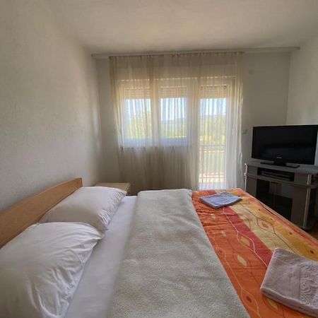 Apartman “Iva” Apartment Drvar Luaran gambar