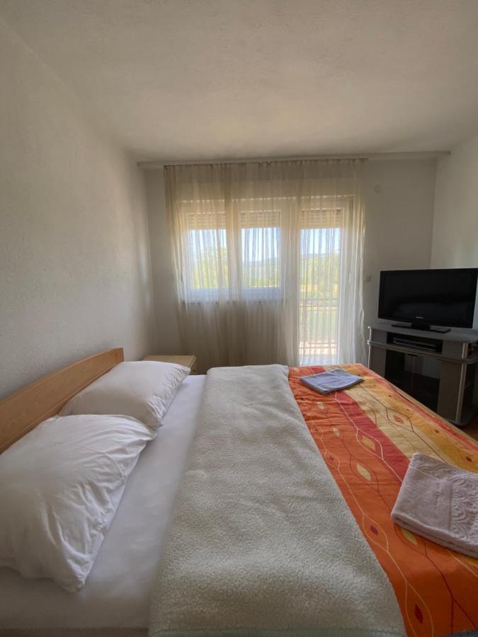 Apartman “Iva” Apartment Drvar Luaran gambar