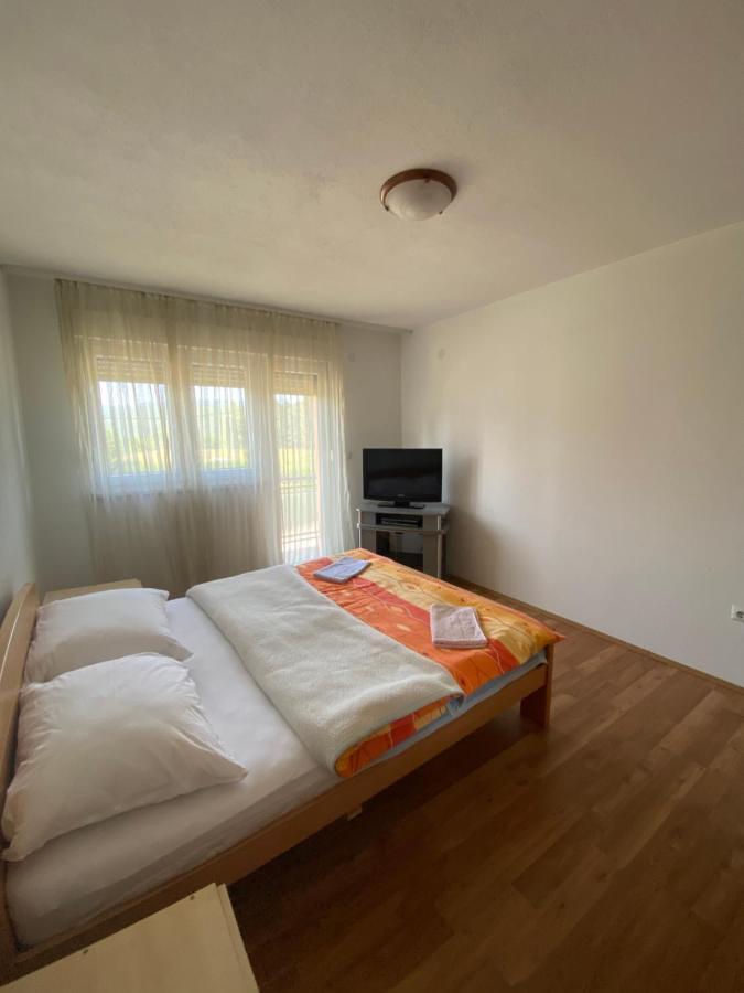 Apartman “Iva” Apartment Drvar Luaran gambar